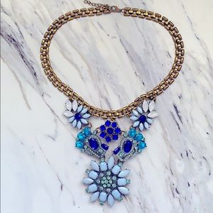 Elegant crystal bib necklace ✨